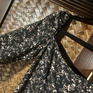 Beautiful floral puff sleeved Nettie dress s